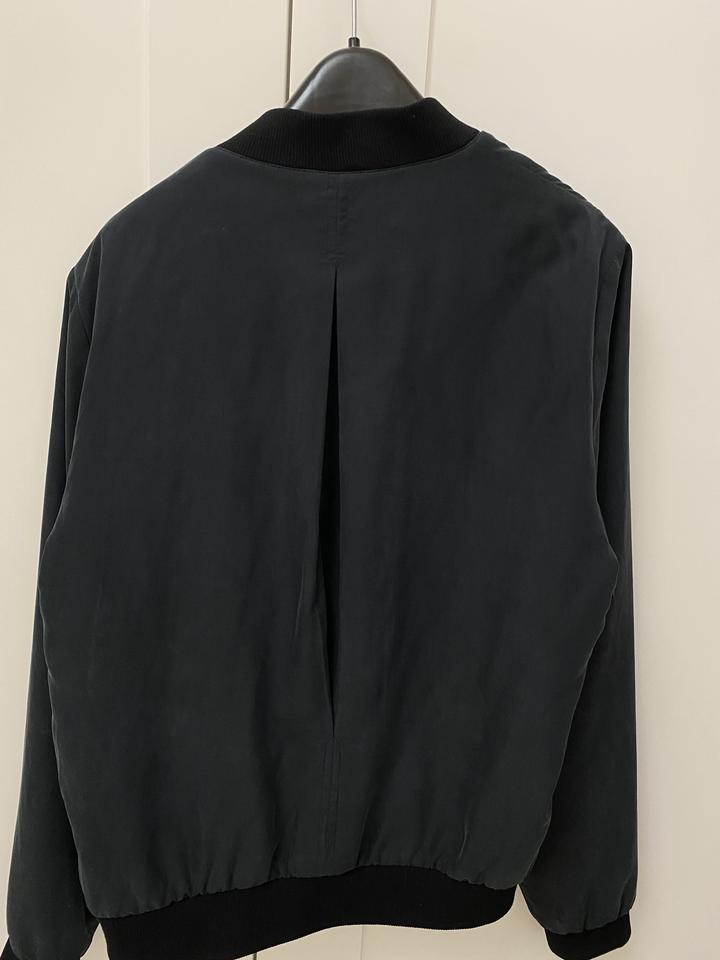 бомбер манго