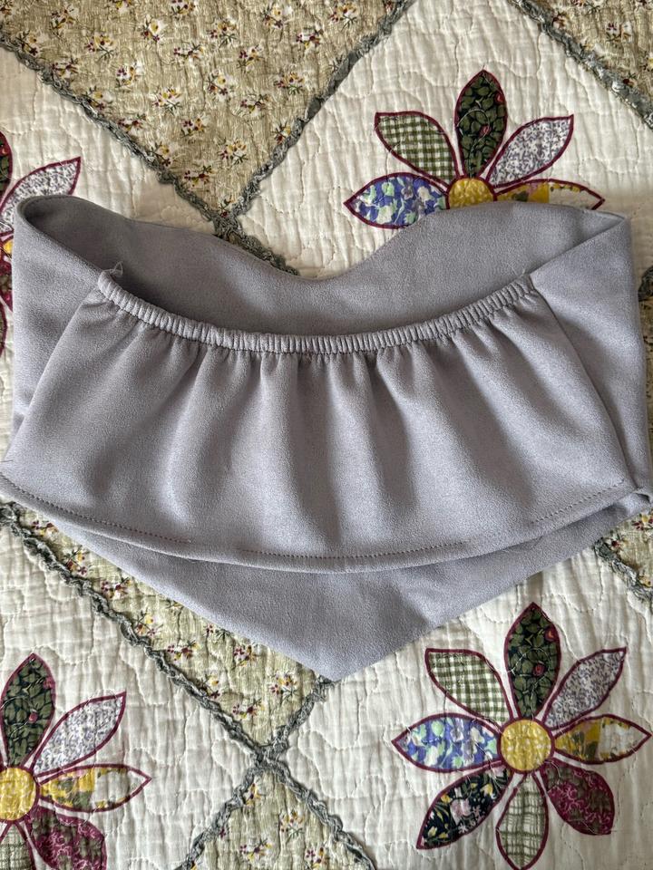 3 Кроп-топа и 1 жилетка