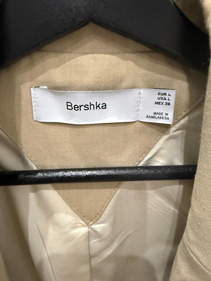 Продам блейзер/ жилет от бренда Bershka