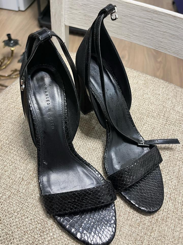 Туфли Charles Keith