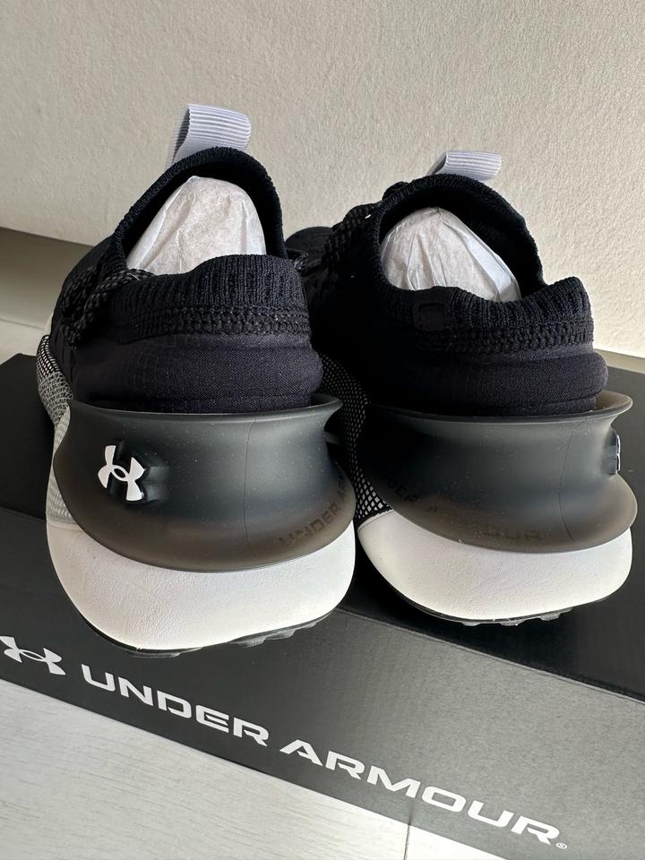 Женские кроссовки Under Armour