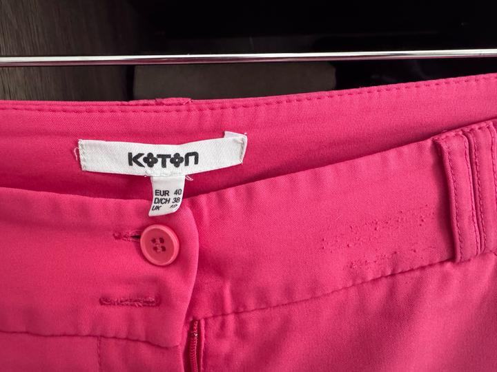 Женские розовые брюки классика