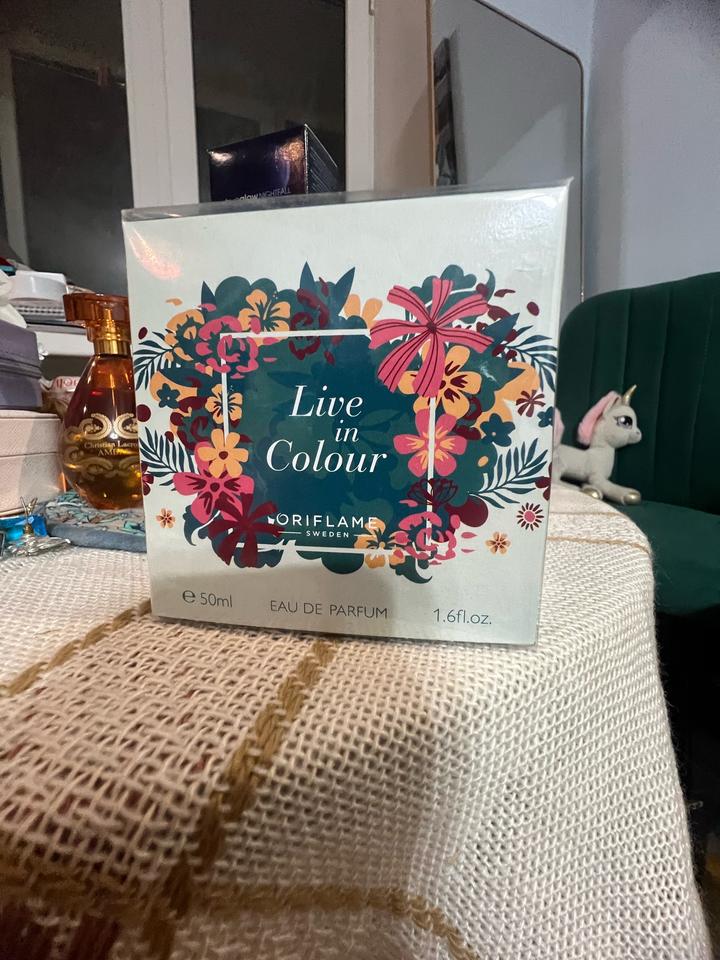Oriflame live in colour