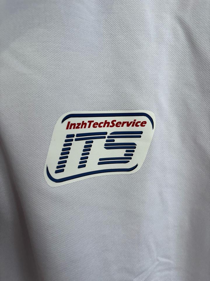 белая футболка поло