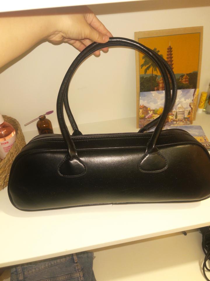 Черная сумка багет