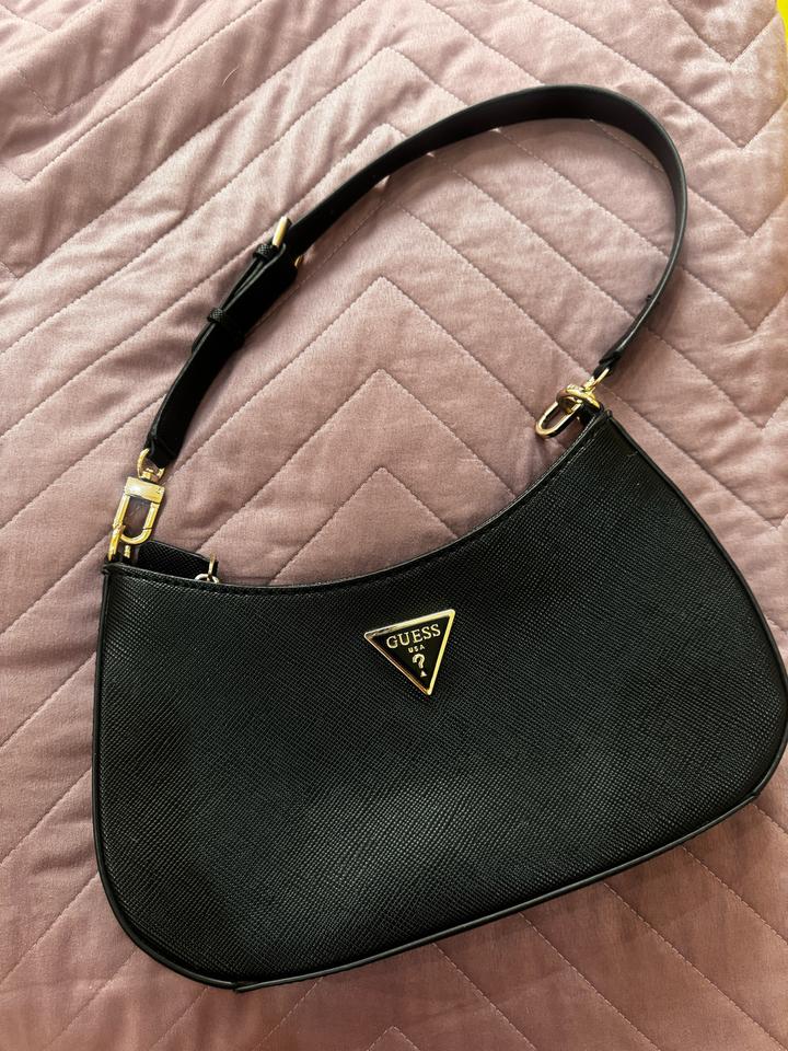 Черная сумка Guess