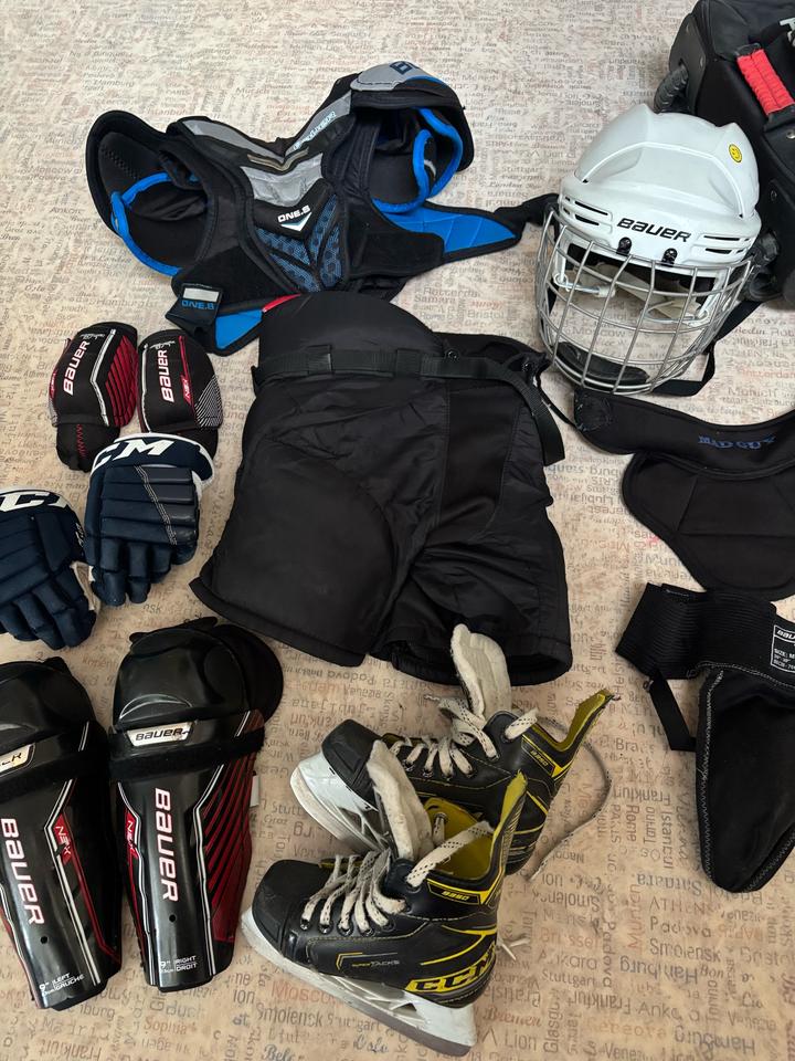 Хоккейная экипировка.