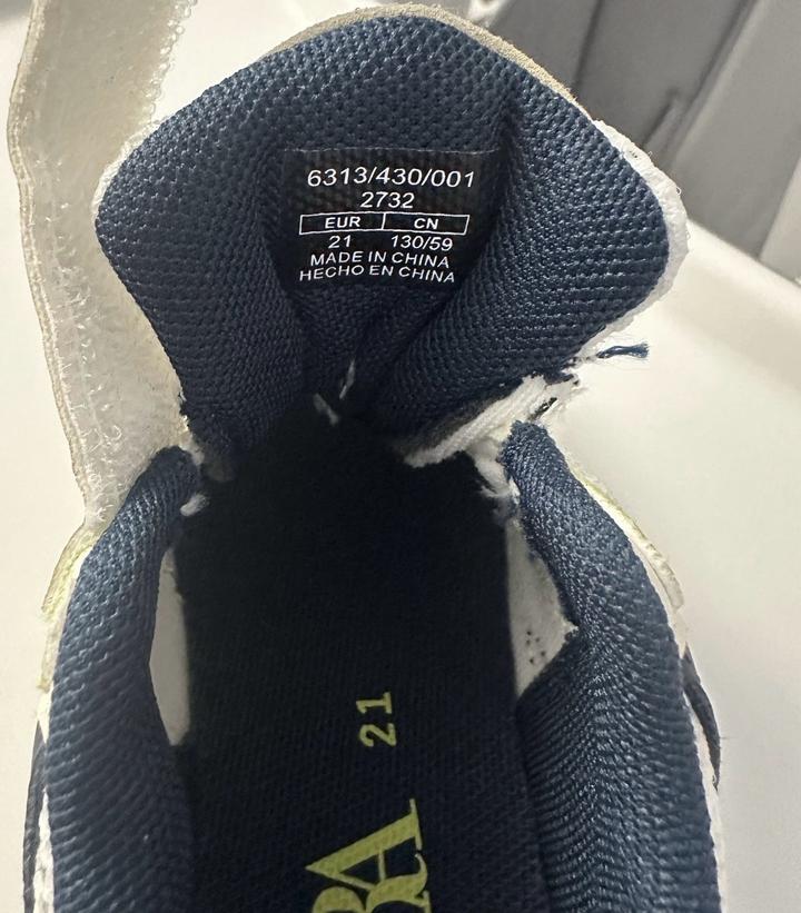 Детские кроссовки Zara