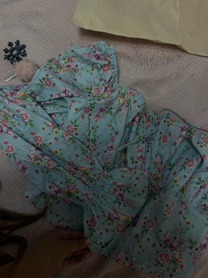 Блузка светло-голубого цвета L–XL 🌸