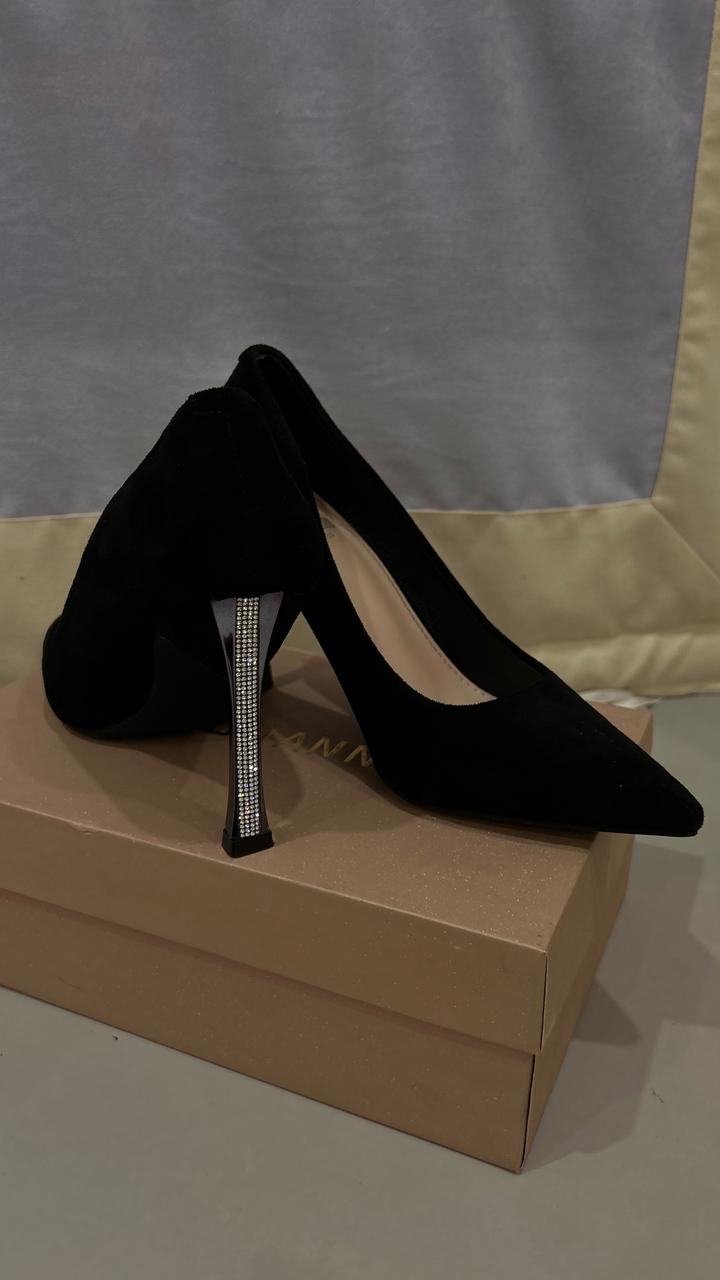 Черные замшевые туфли