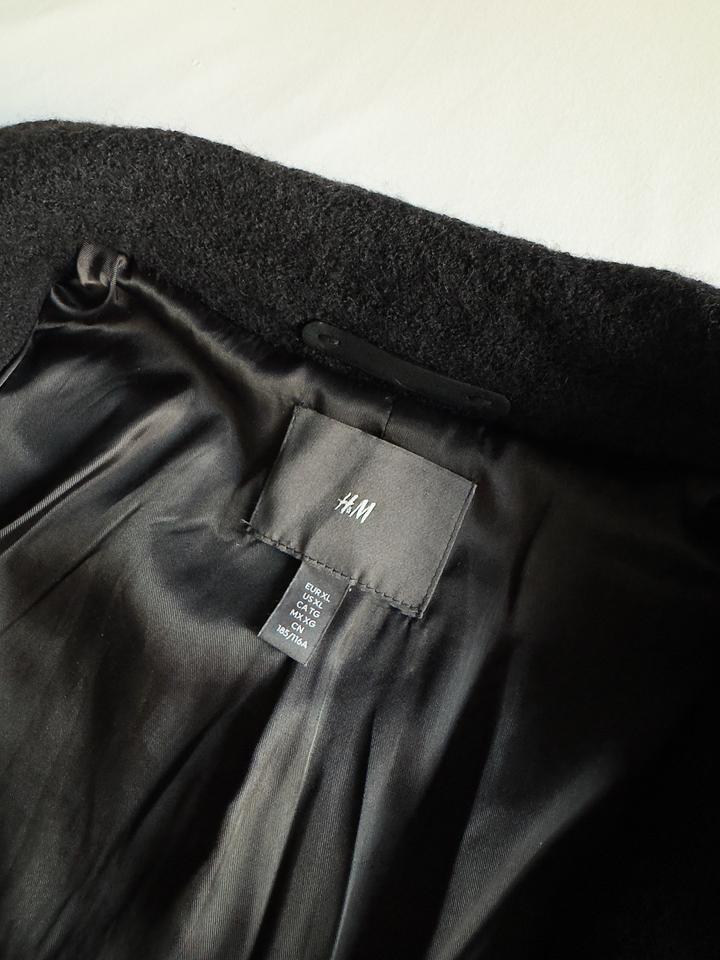 Черная куртка пальто H&M