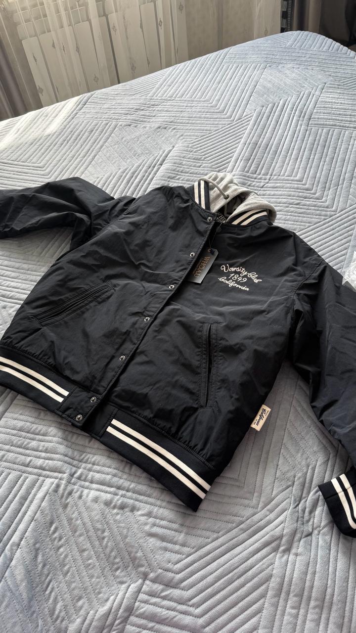 Продам бомбер от Who a u