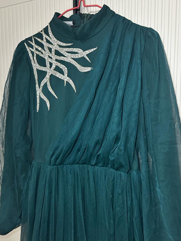 Платье вечернее