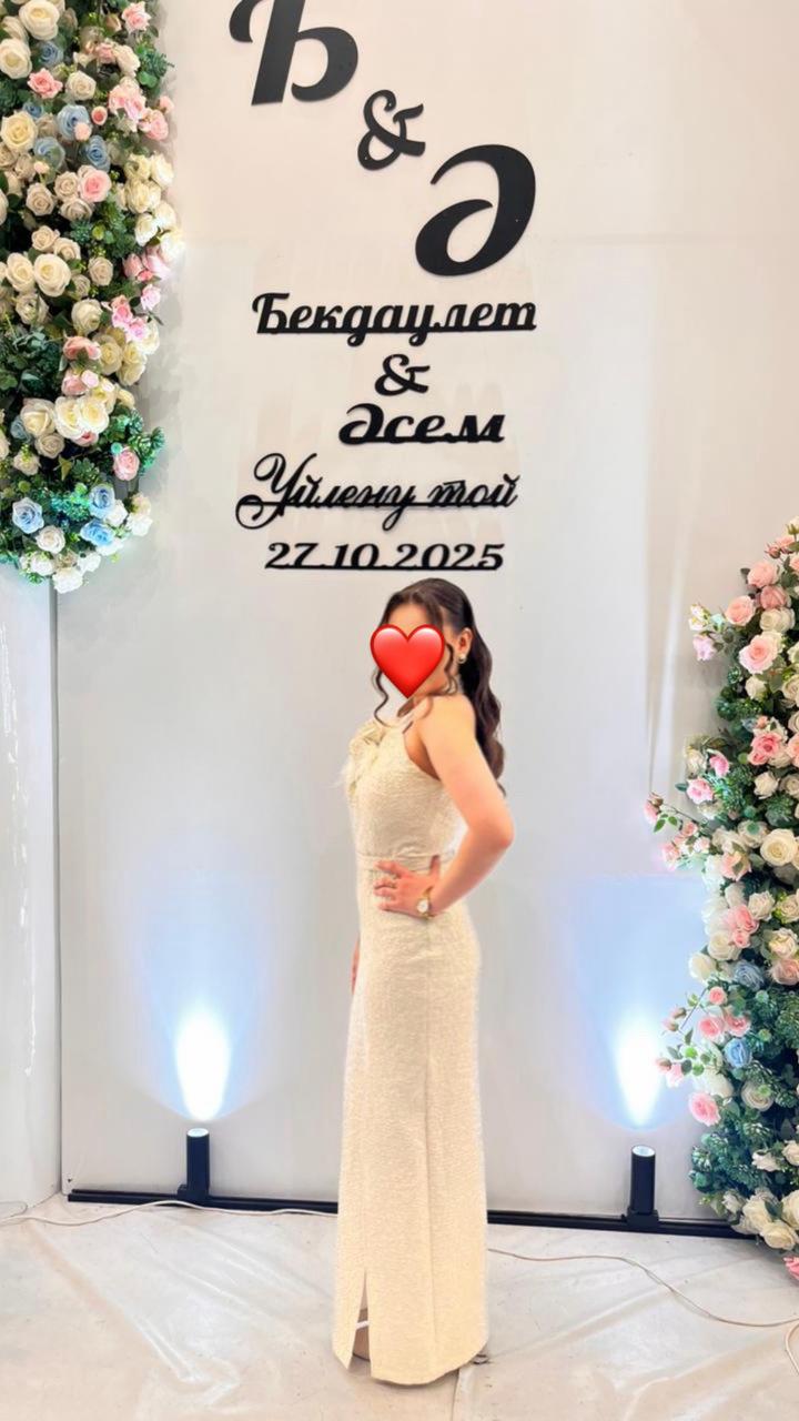 Платье покупала на выпускной