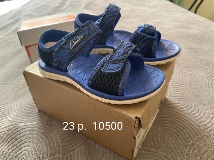 Детские сандалии от бренда Geox, Clarks