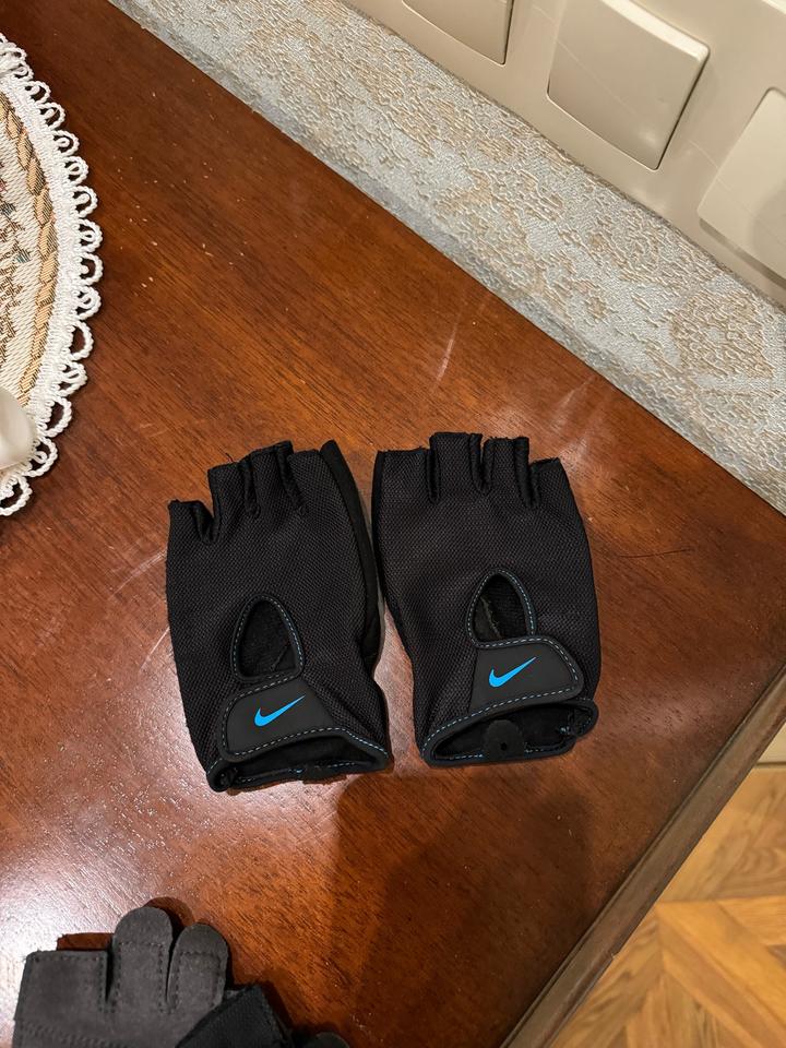 Nike спортивные перчатки
