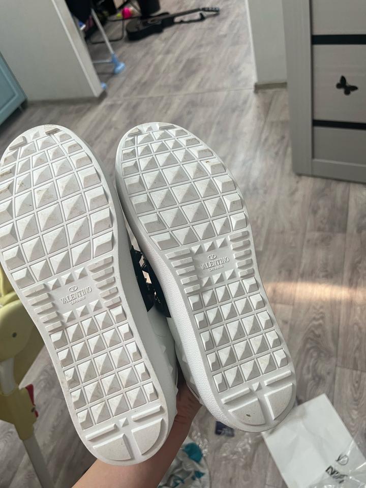 Кроссовки Valentino