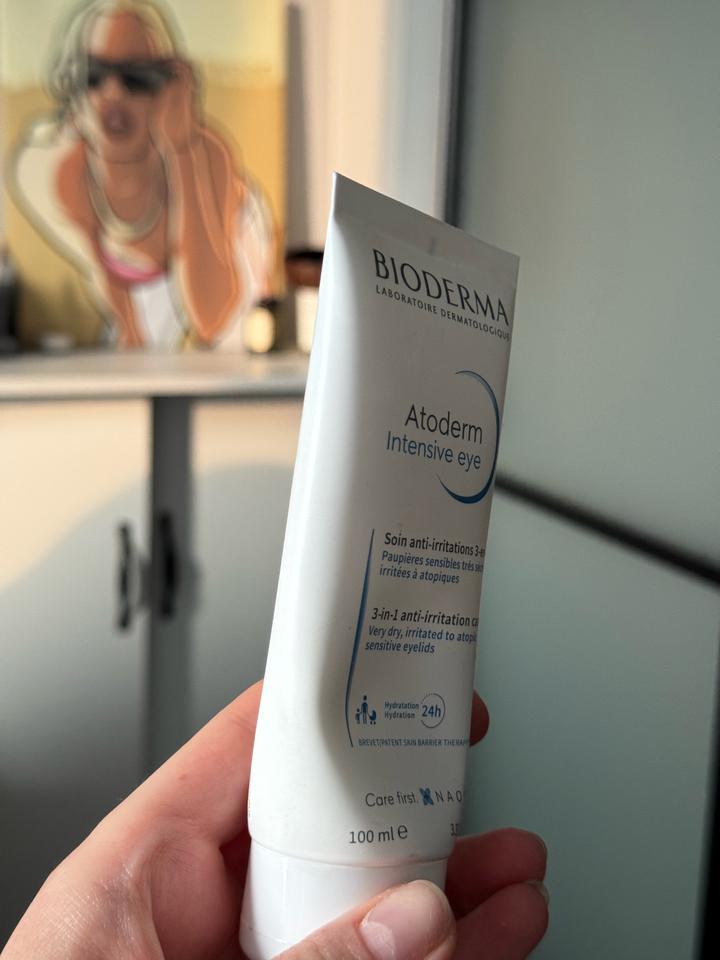 Bioderma крем Интенсивный уход за областью вокруг глаз