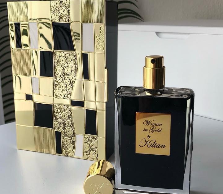 Kilian Woman in gold