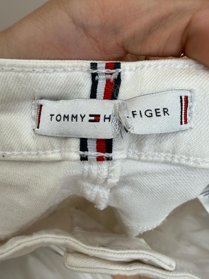 Абсолютно новые белые джинсы Tommy Hilfiger