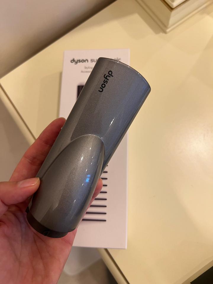 Гребень от Dyson в подарок насадка
