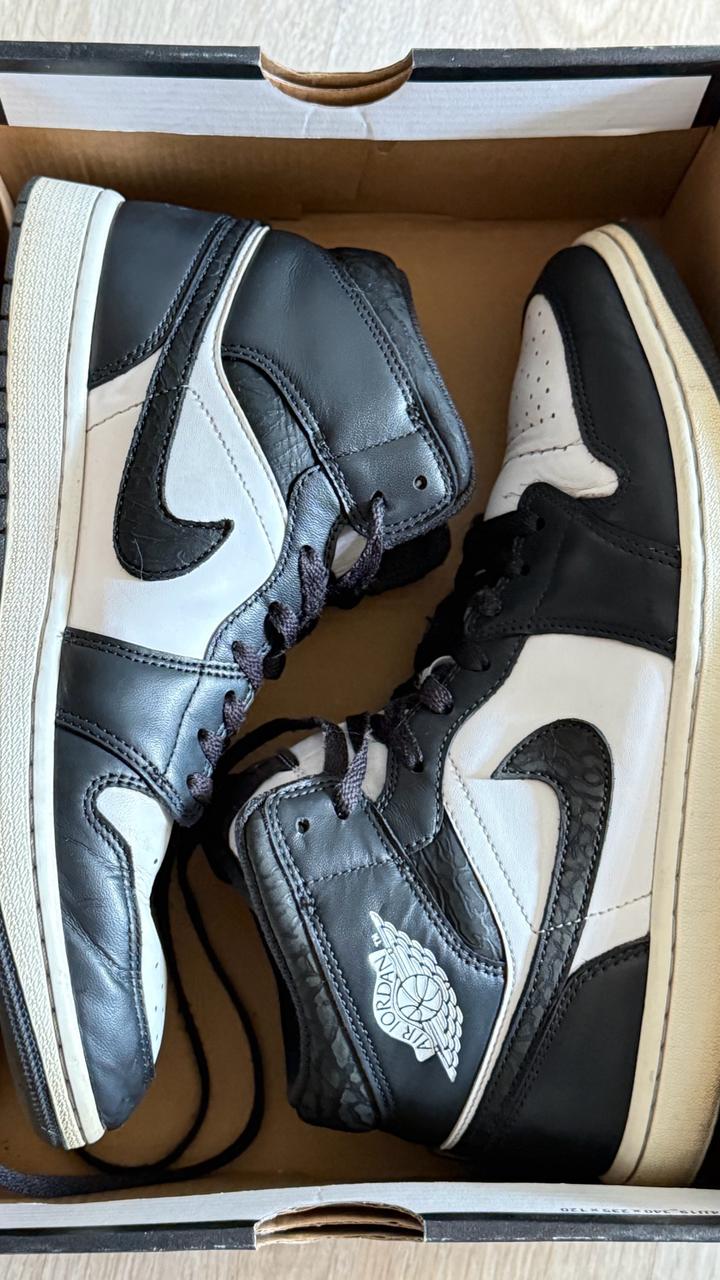 Кроссовки Nike Air Jordan черно белые