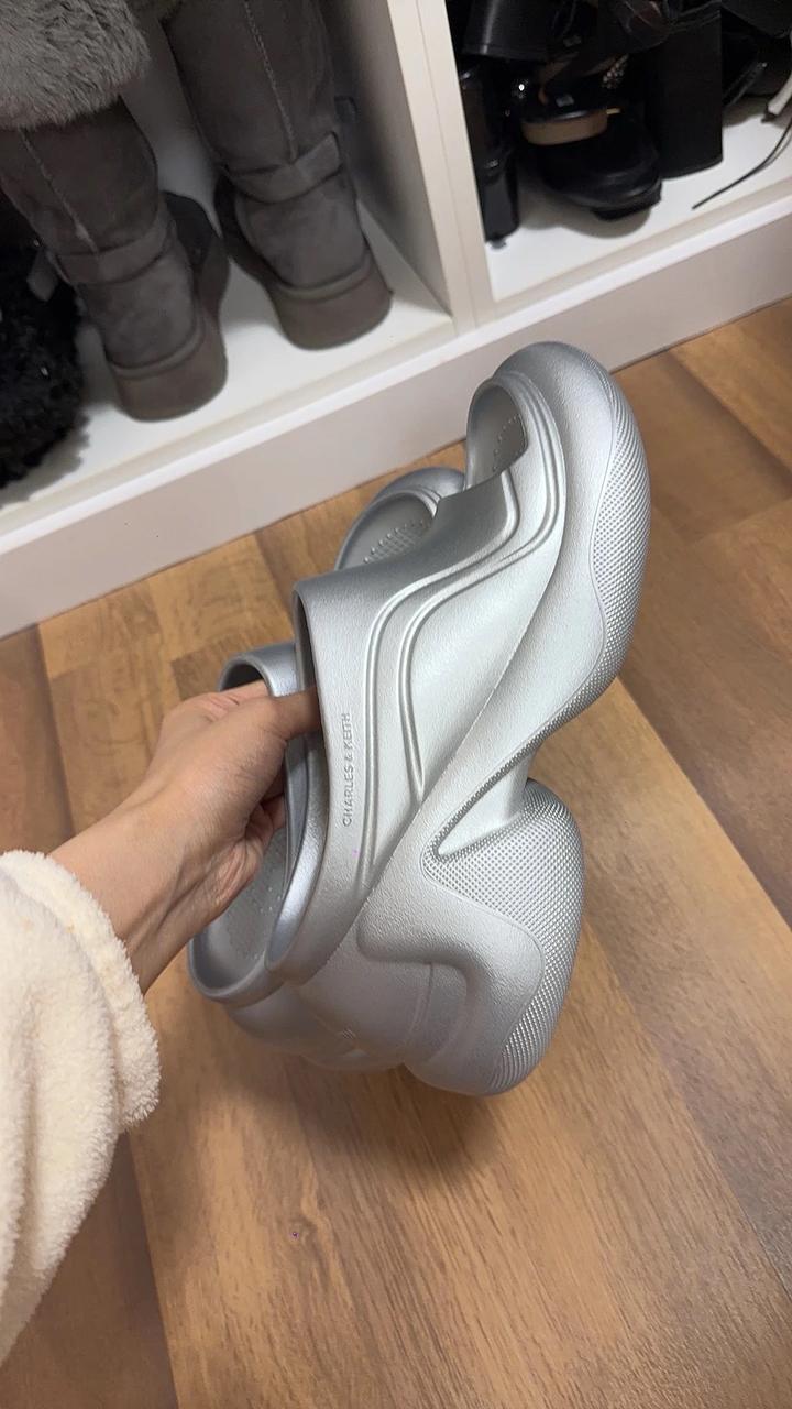 Charles&Keith