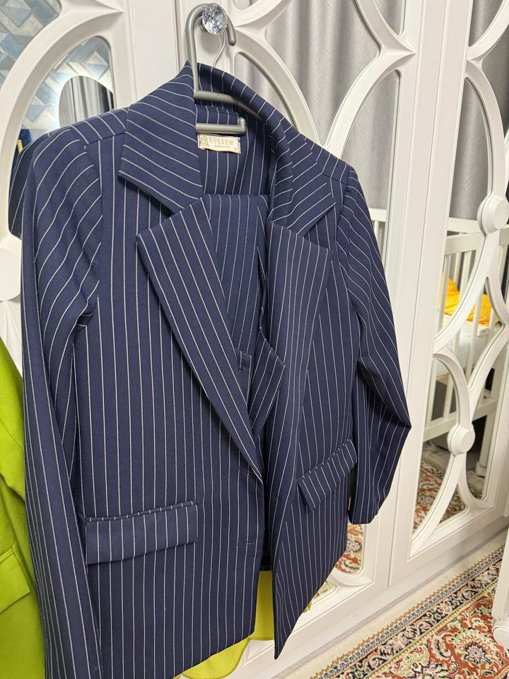 Костюм тройка