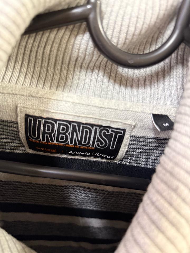 рубашки , кофты M размера