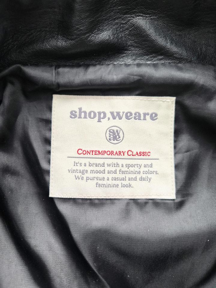 Черный бомбер в винтажном стиле