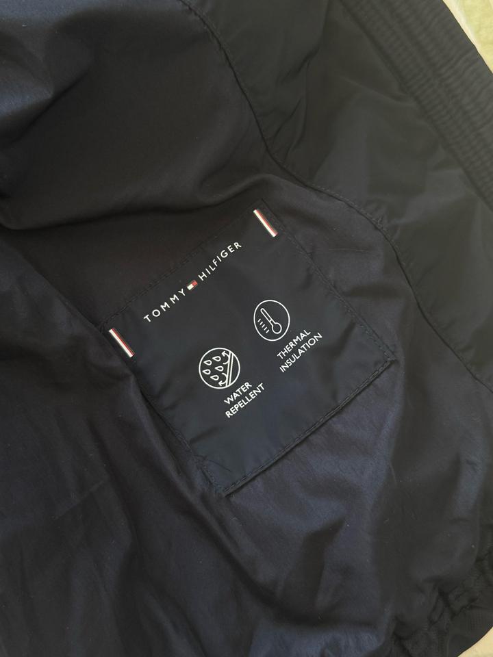 Куртка зимняя : Tommy Hilfiger