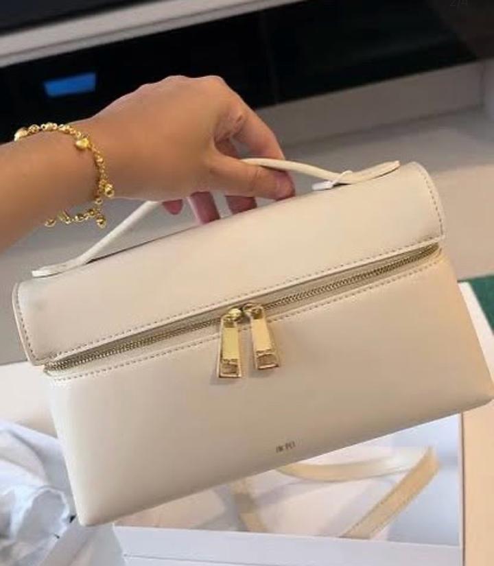 Продам сумку jw pei цвет белый