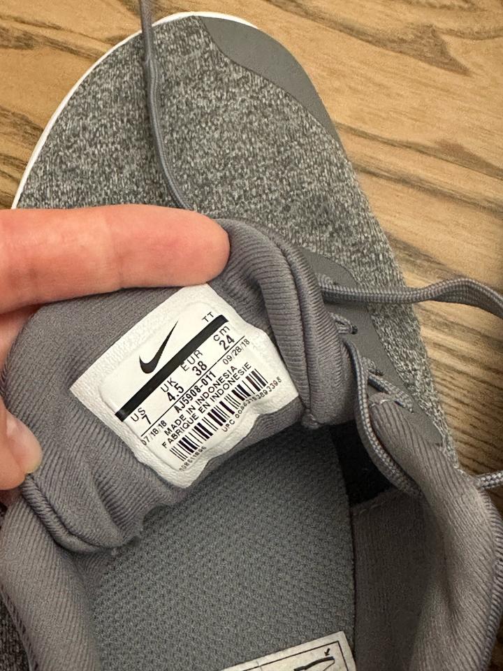 Кроссовки Nike