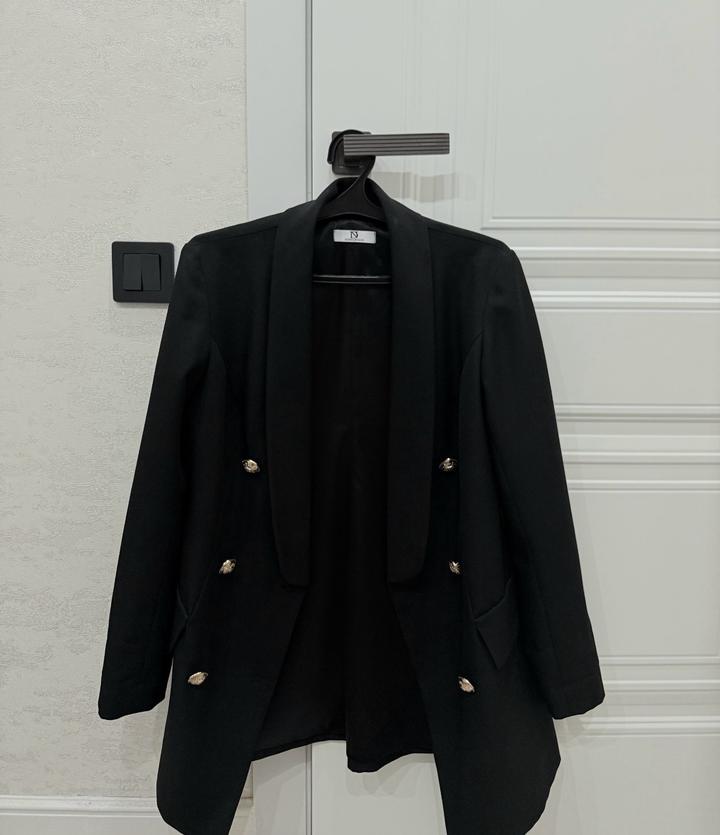 Пиджак казахстанского бренда dinur design