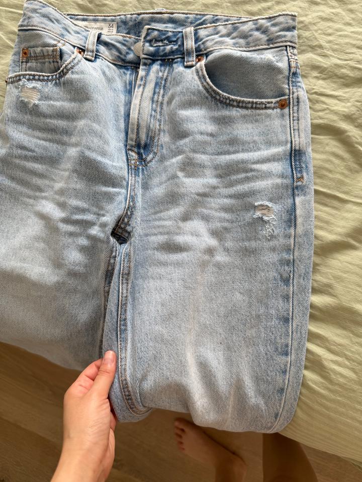 Джинсы Stradivarius широкие