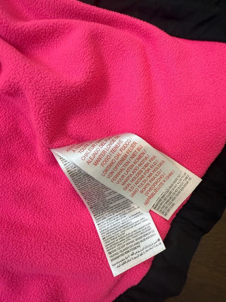 Nike оригинал ветровка на девочку 4–5 лет (104–110 см) чёрный с розовым подклад