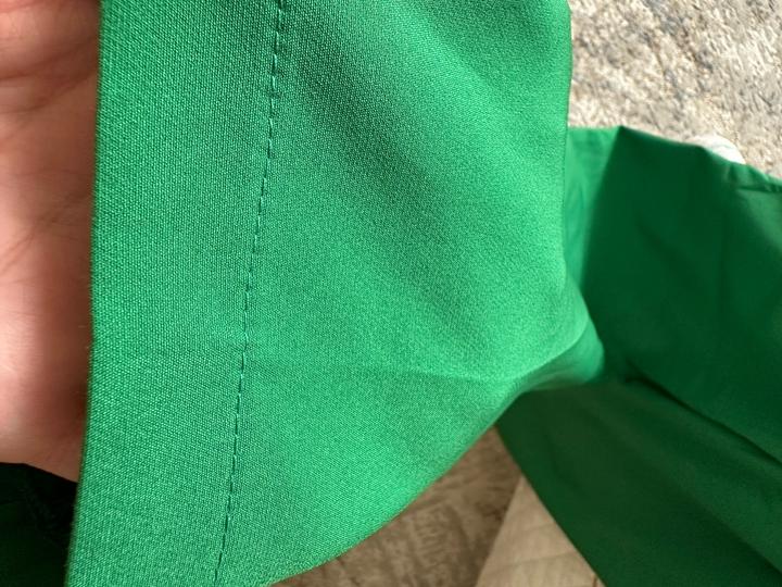 Зеленое брюки паллацо и топ