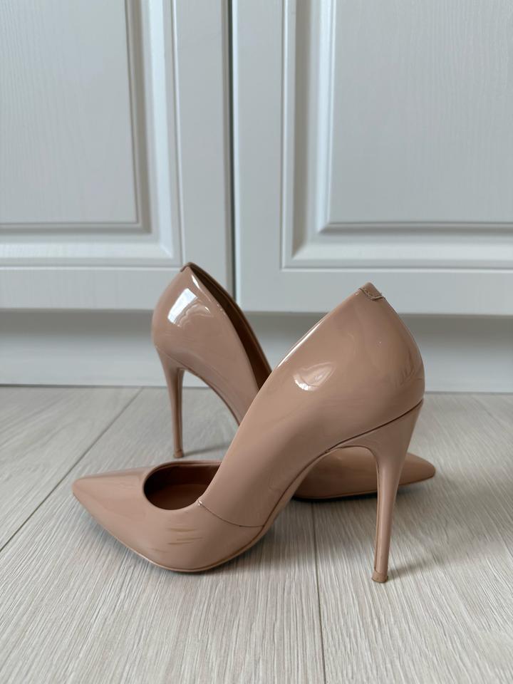 Бежевые туфли ALDO