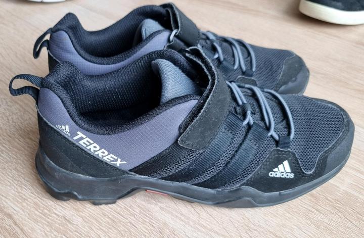 Треккинговые кроссовки addidas TERREX размер 33