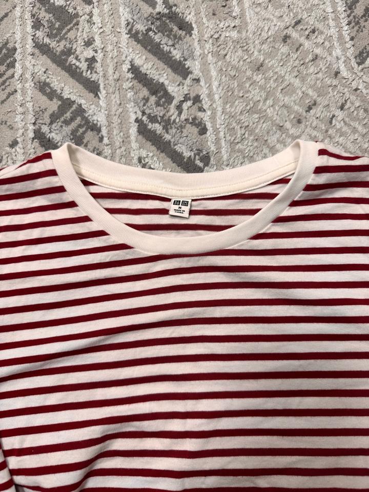 Два лонгслива UNIQLO
