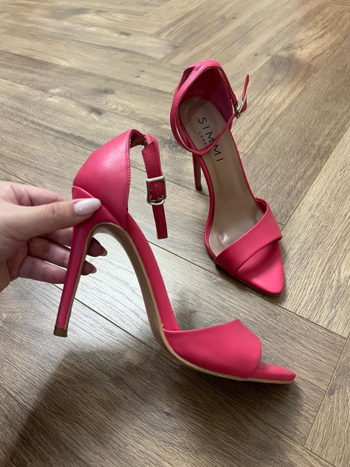 Босоножки фуксия