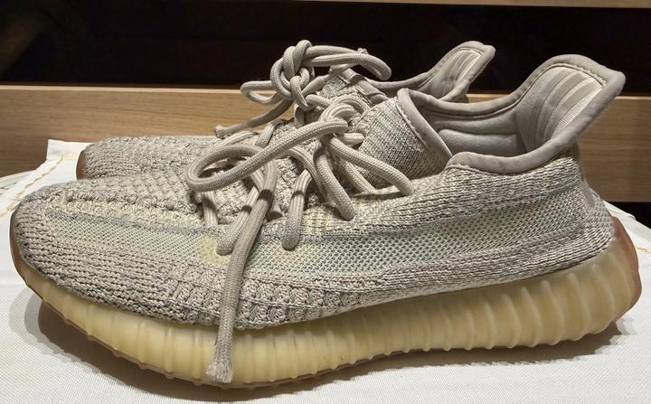 Кроссовки Yeezy boost