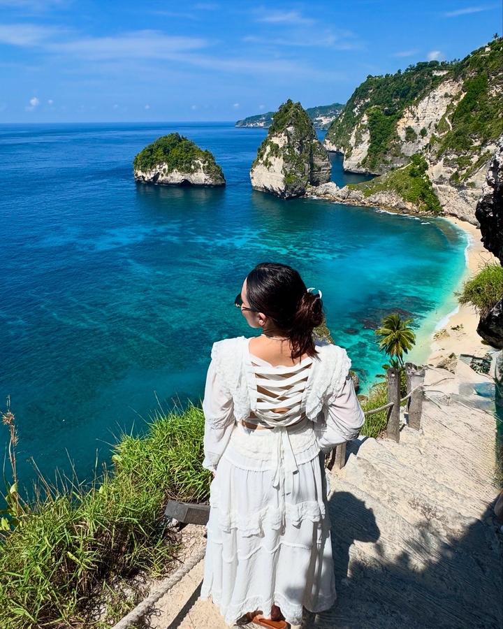 Нежное белое платье