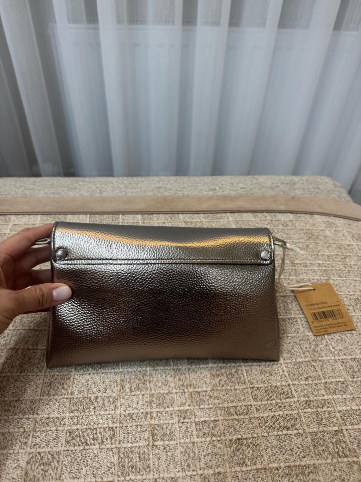 Клатч серебристый