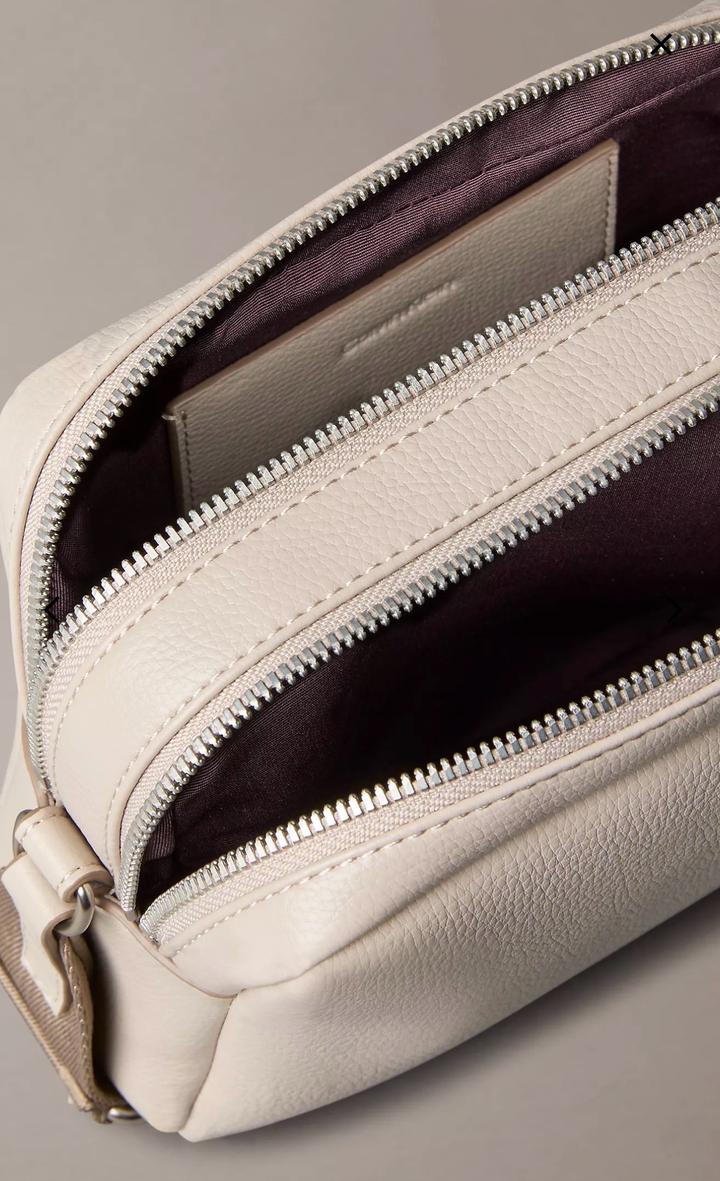 Сумка кроссбоди Calvin Klein