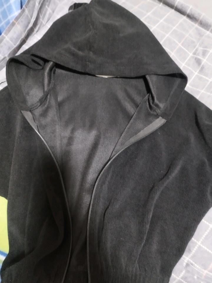 Укороченная кофточка на замке