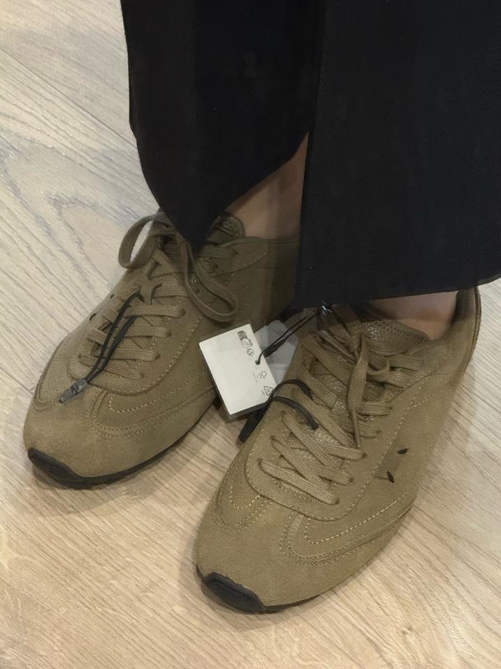 Кроссовки Zara