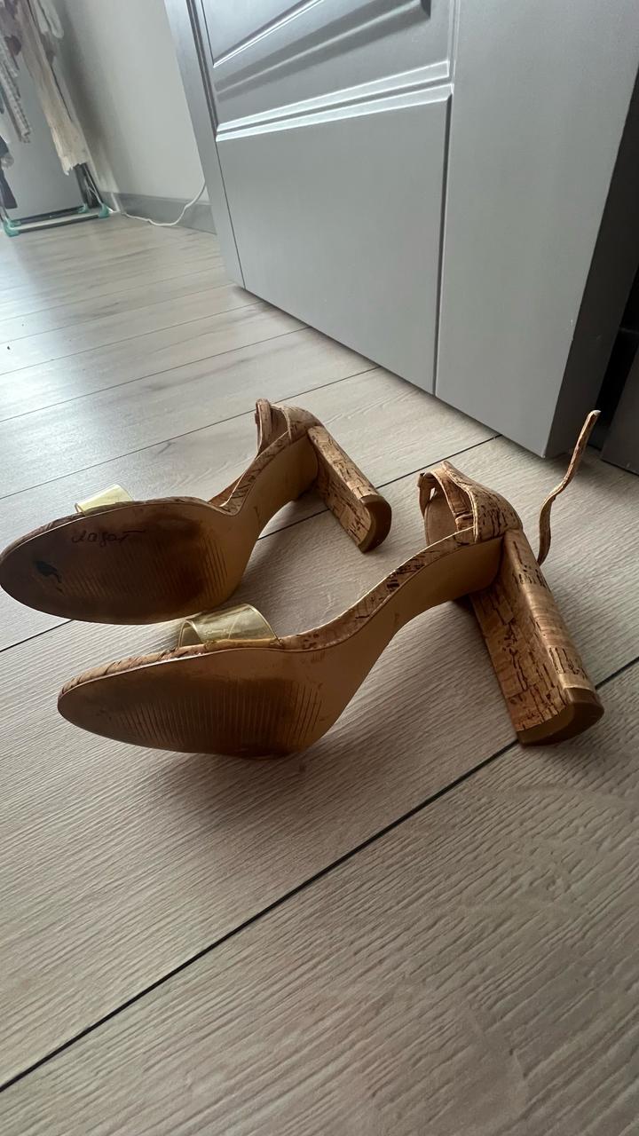 Босоножки от бренде Aldo