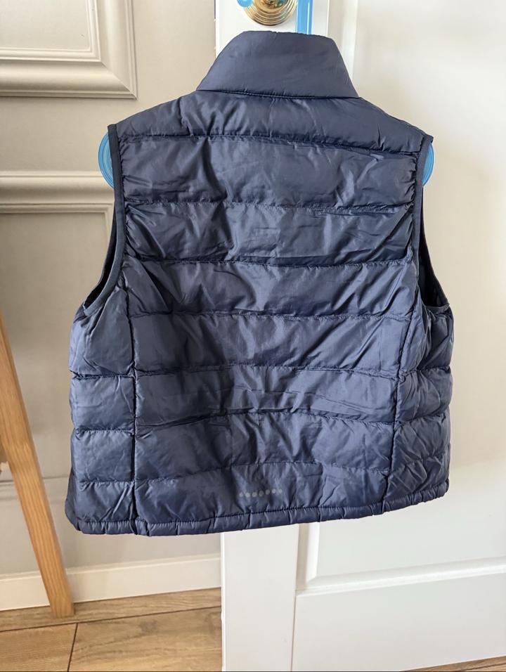 Продам детскую безрукавку Uniqlo