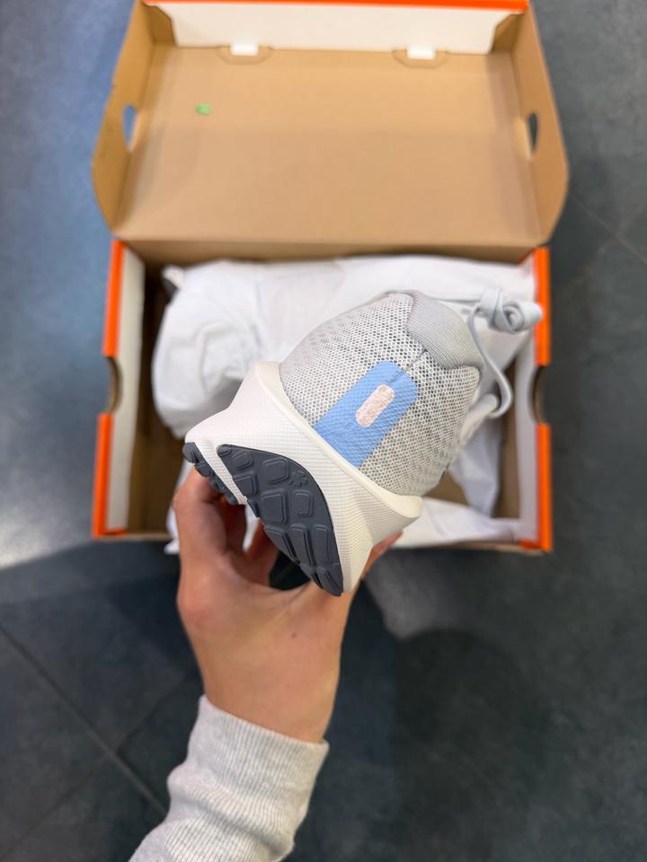 Женские кроссовки Nike